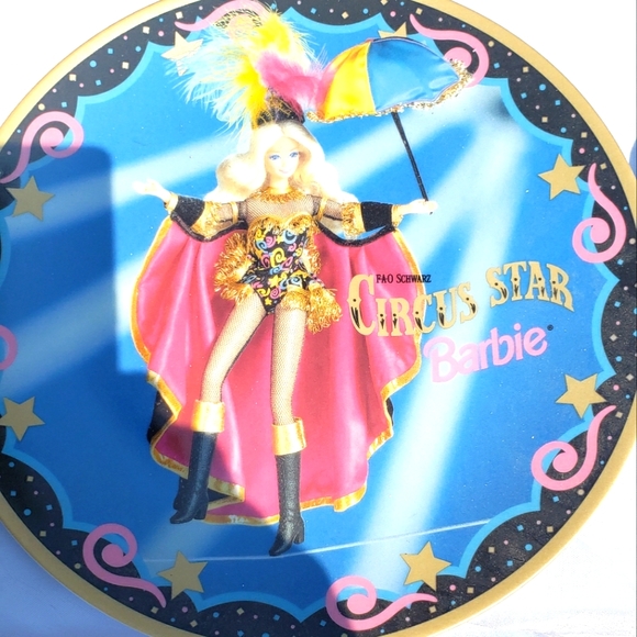 Multiple Collectable Barbie porcelain plates - Picture 13 of 16